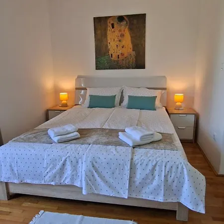 Nina, Pinta & Santa Maria Apartamento Nova Vas (Porec)
