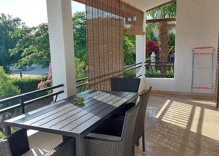 Nina, Pinta & Santa Maria 아파트