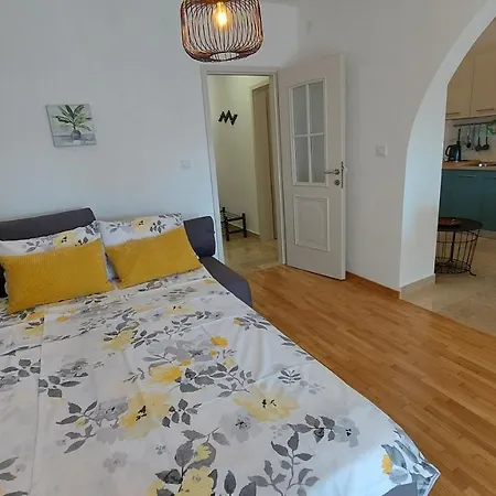 Nina, Pinta & Santa Maria Apartmán Nova Vas (Porec)